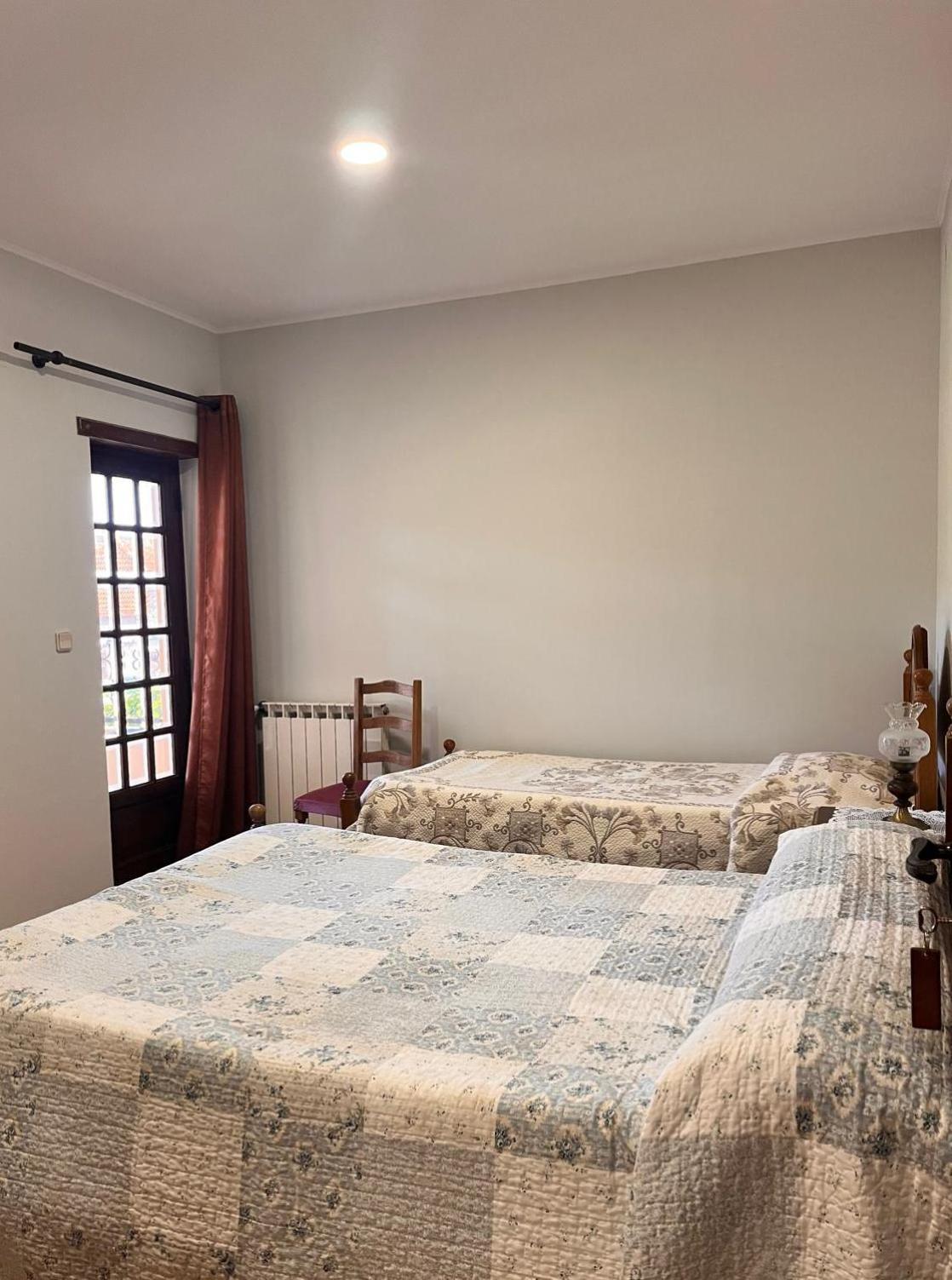 Pensao Repouso Do Peregrino Hotel ปาเรเจส เจ โครา ภายนอก รูปภาพ